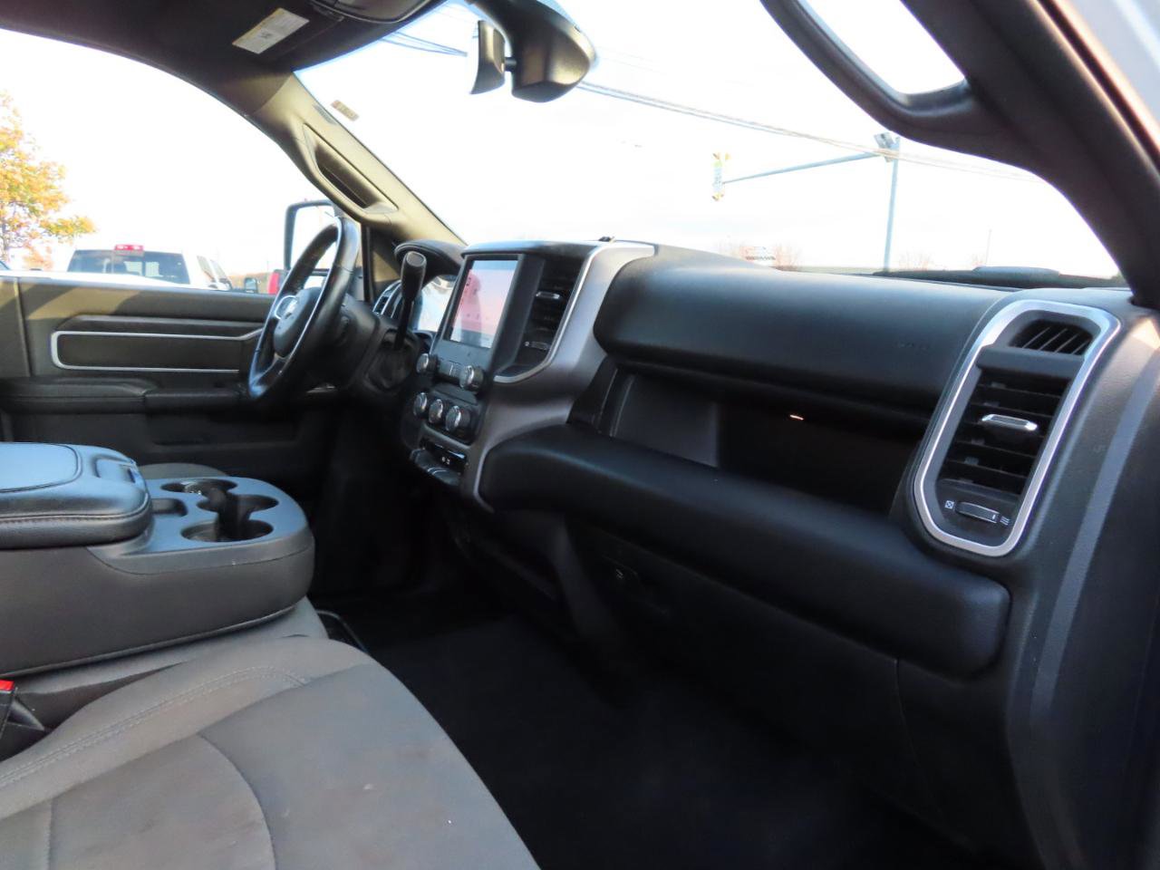 Used 2024 RAM 2500 Big Horn AWD/4WD image 33