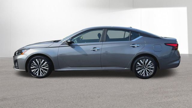 Used 2025 Nissan Altima 2.5 SV image 5