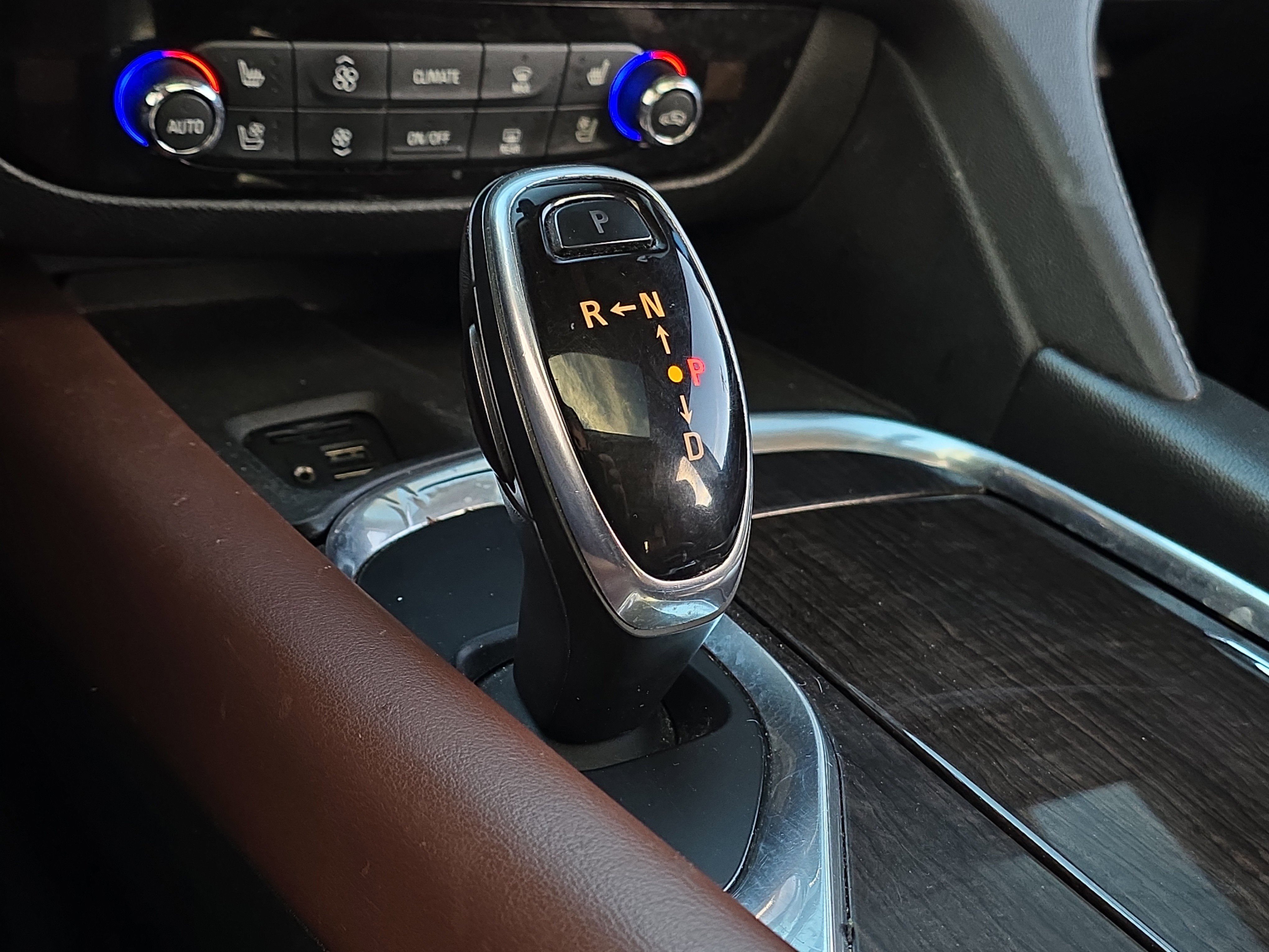 Used 2021 Buick Enclave Avenir w/ Avenir Technology Package image 24