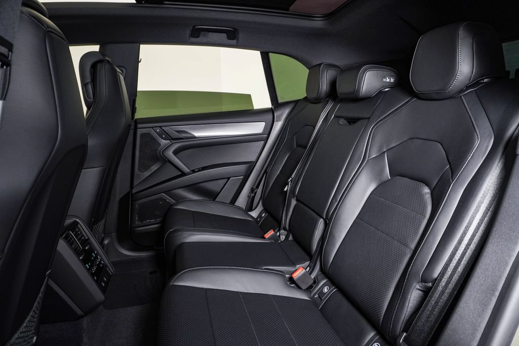 New 2026 Porsche Cayenne S AWD/4WD image 17
