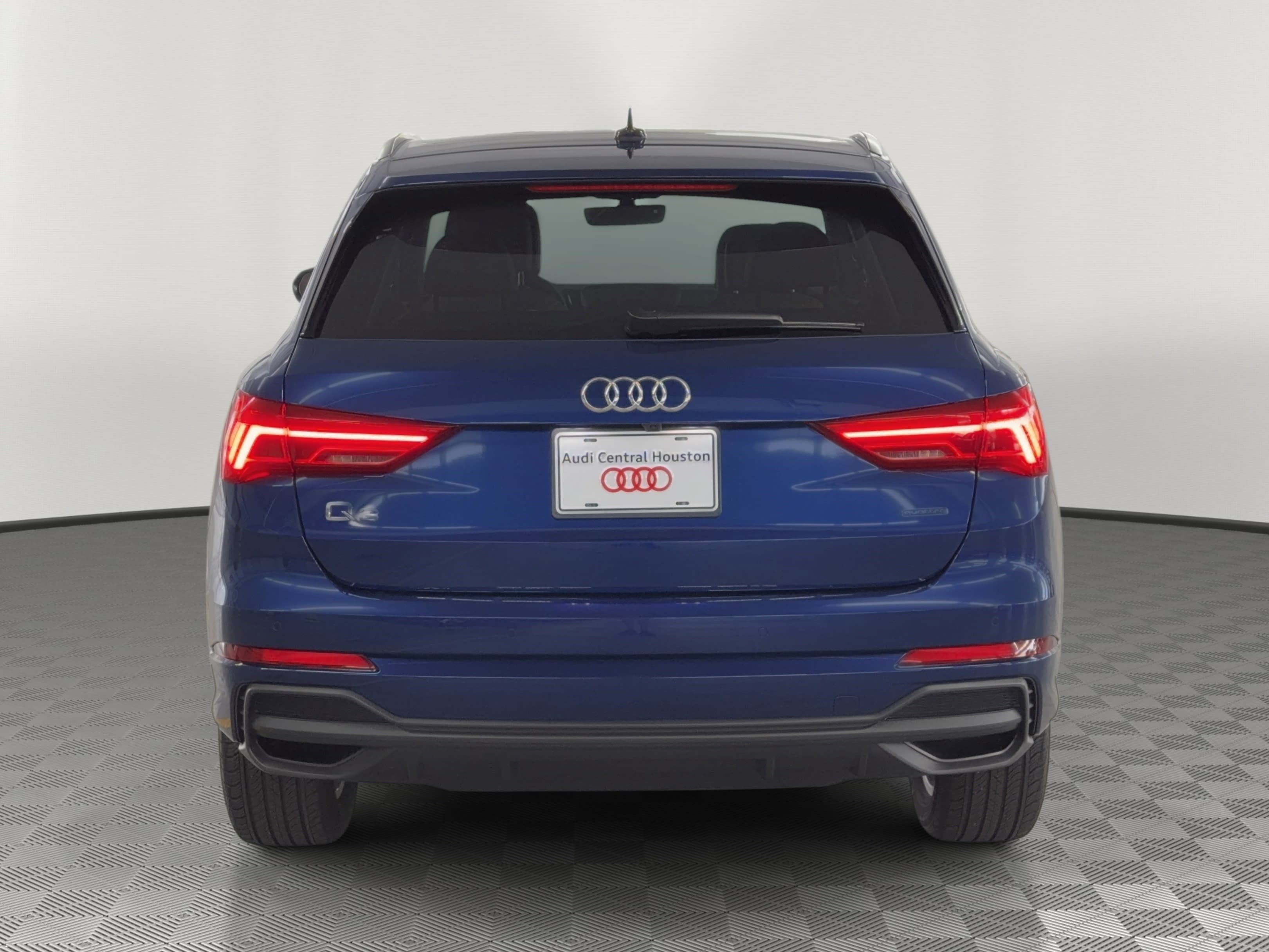 Used 2025 Audi Q3 2.0T Premium w/ Convenience Package image 10