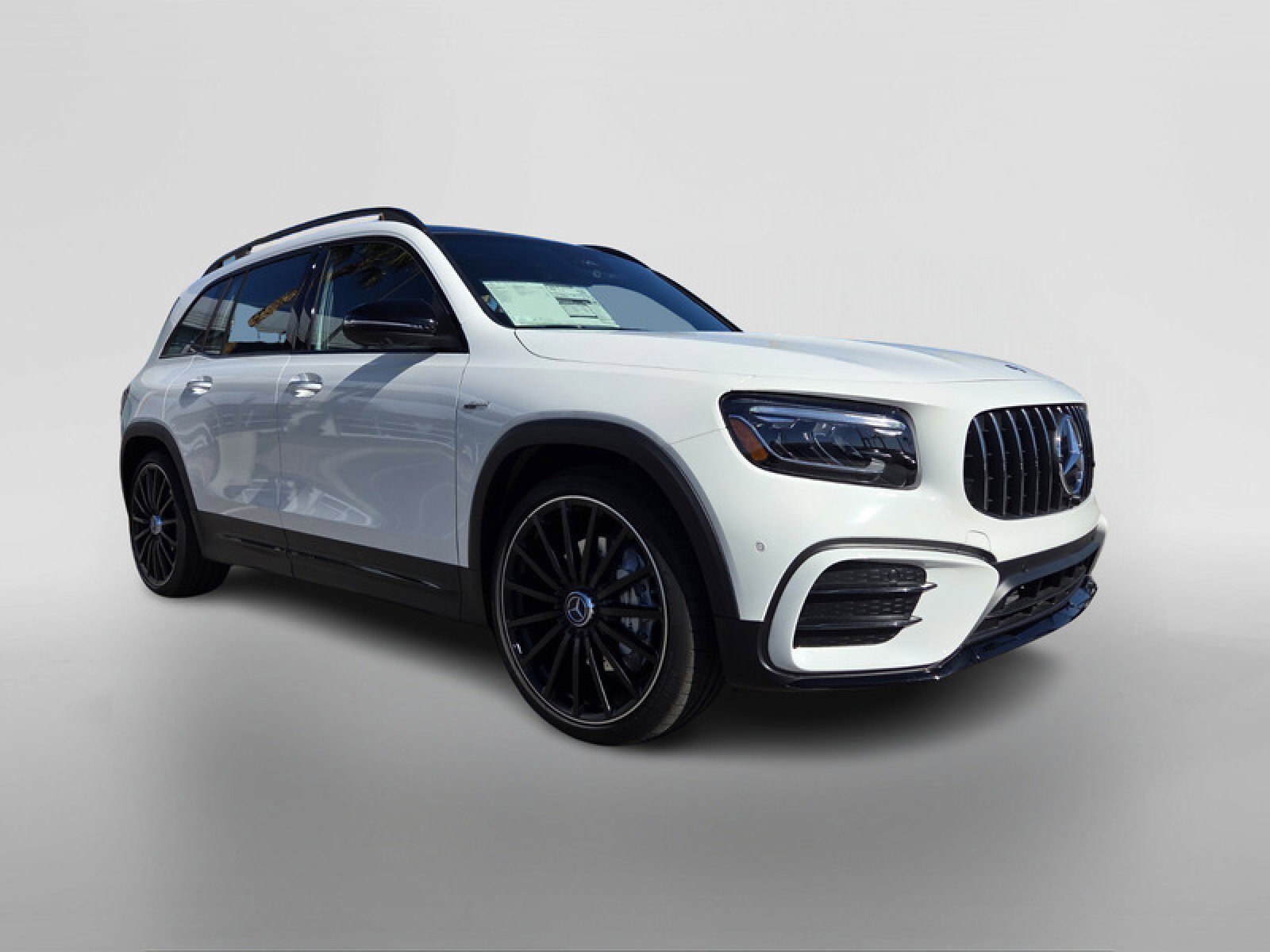 New 2025 Mercedes-Benz GLB 35 AMG 4MATIC image 7