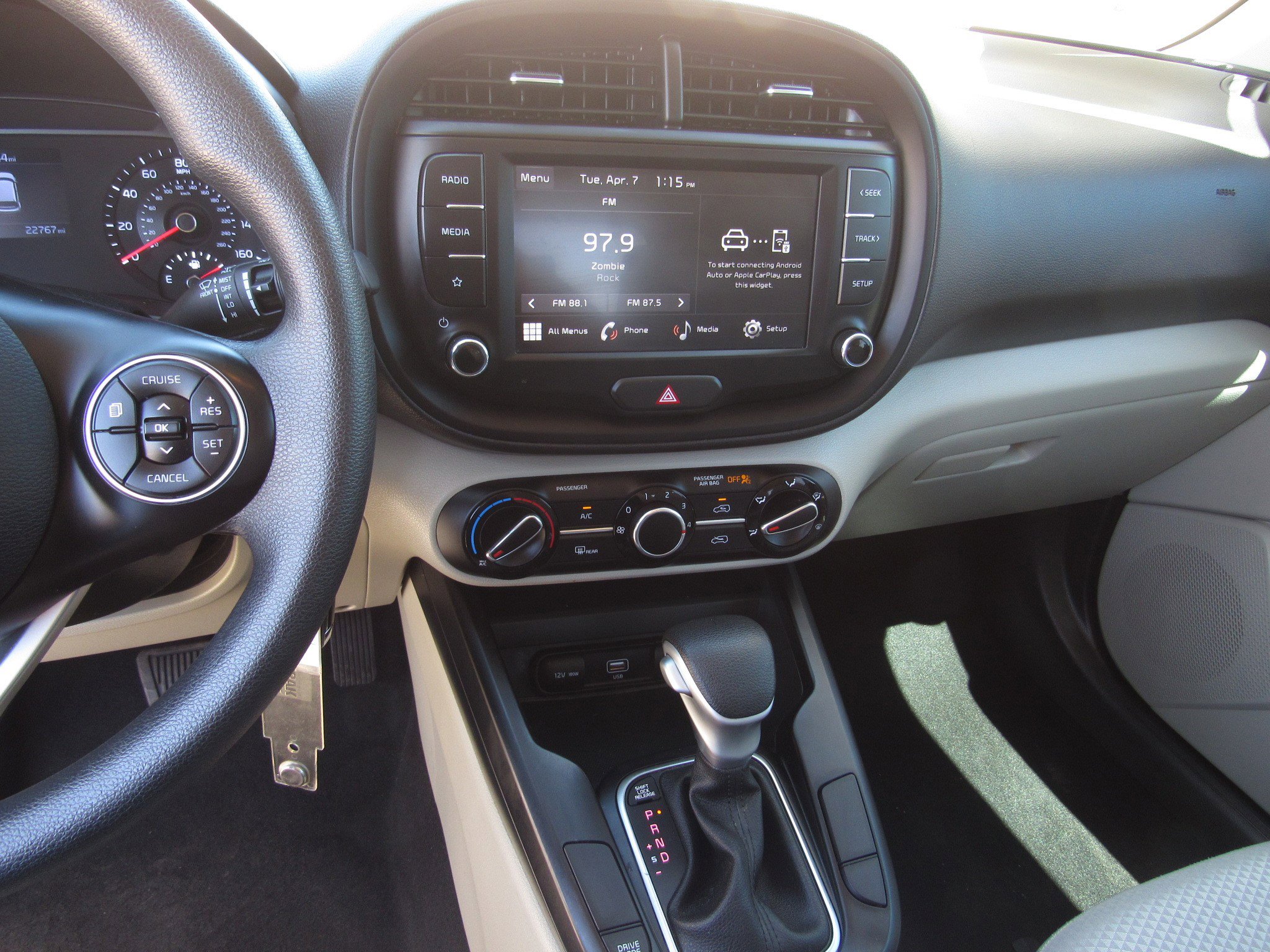 Used 2022 Kia Soul LX image 17