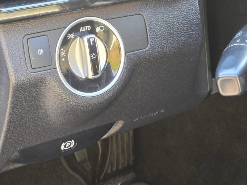 Used 2012 Mercedes-Benz E 350 BlueTEC Sedan image 23