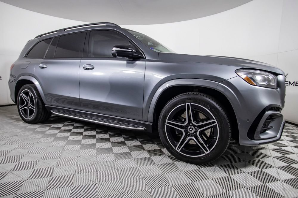 Used 2024 Mercedes-Benz GLS 450 4MATIC image 2