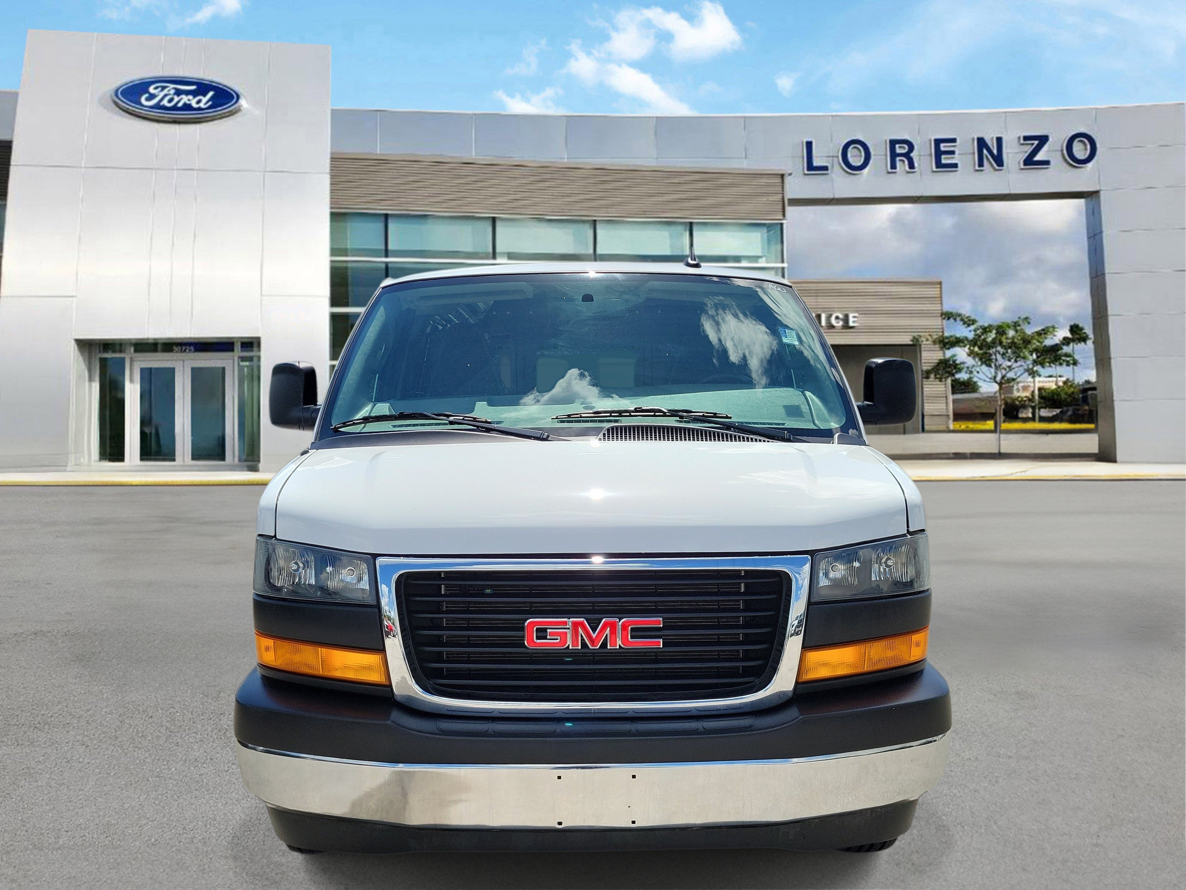 Used 2024 GMC Savana 2500 w/ Driver Convenience Package RWD video 2