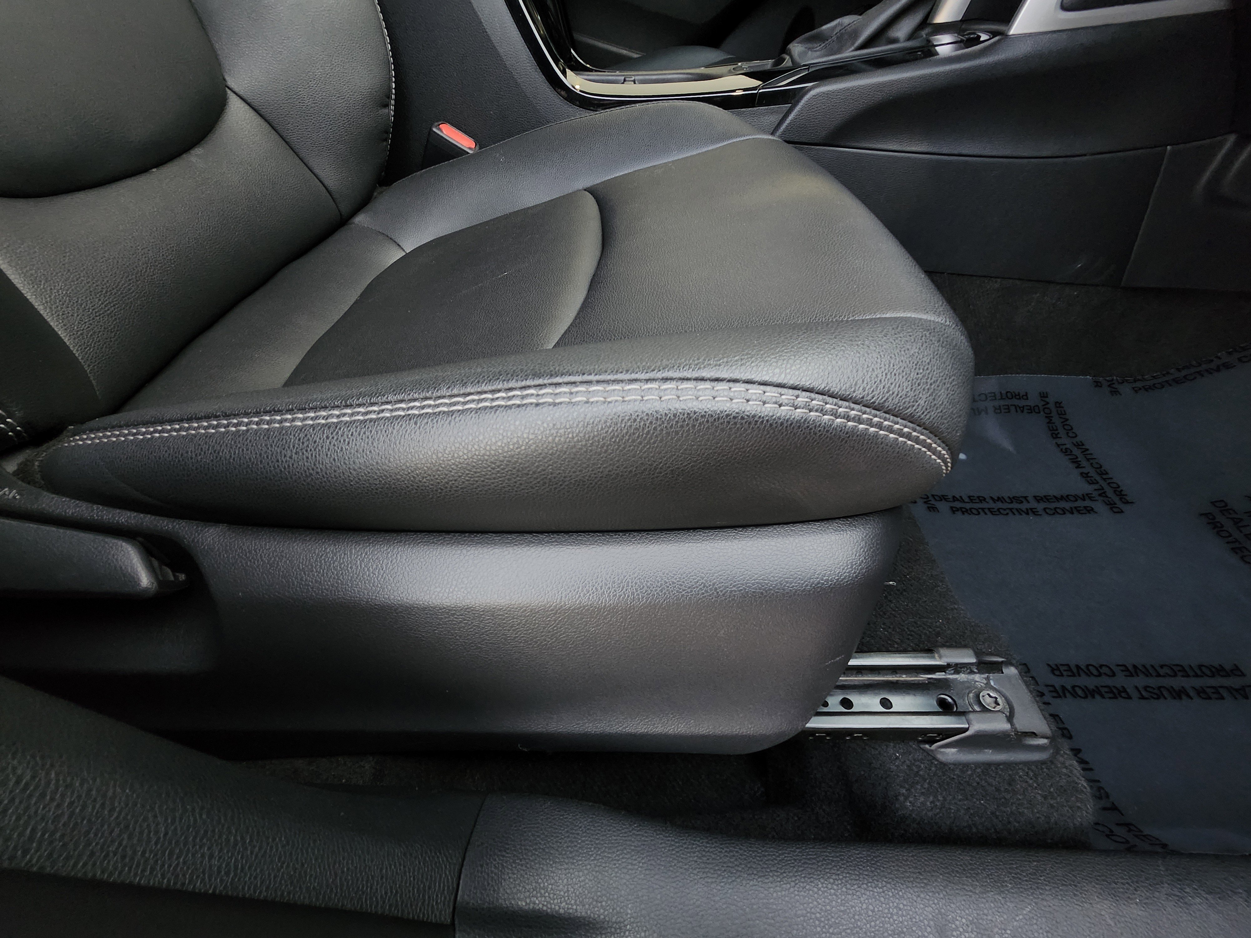 Used 2023 Toyota Corolla Cross XLE image 24