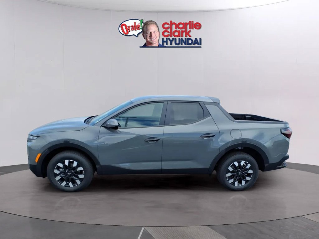 New 2027 Hyundai Santa Cruz SE FWD image 2