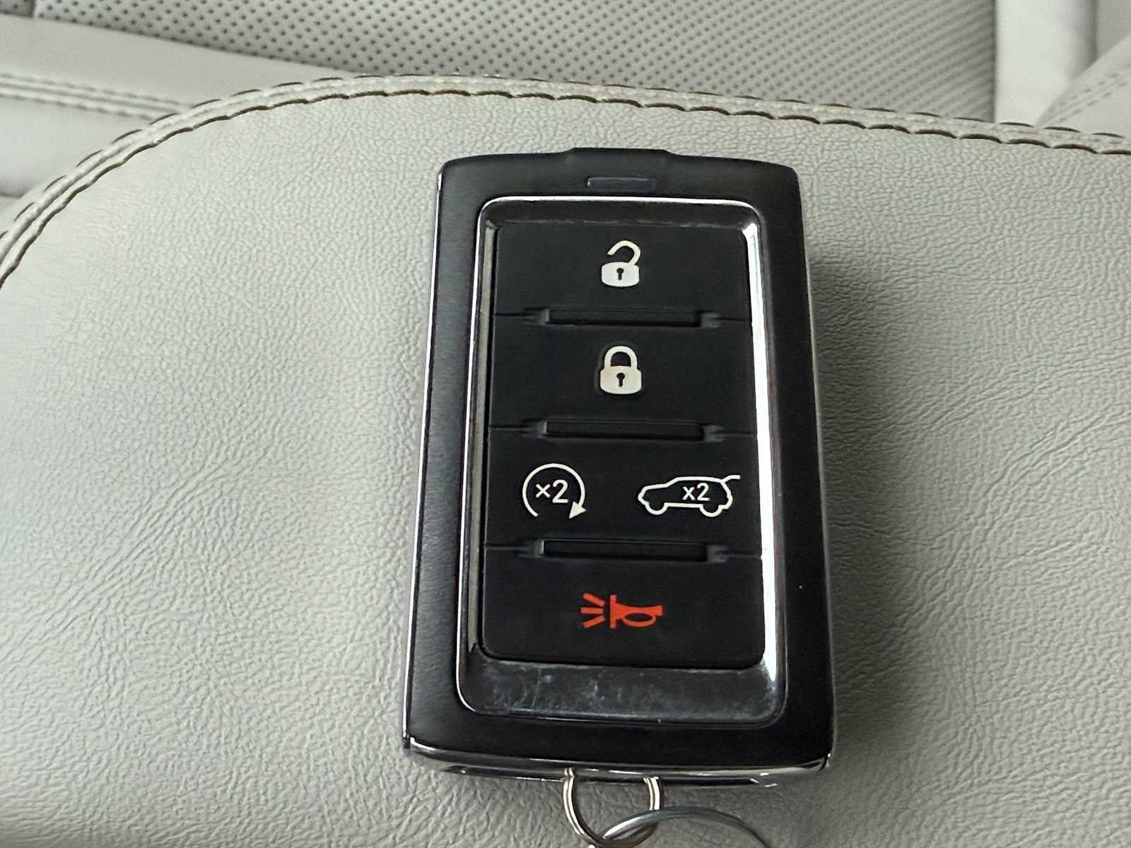 Used 2022 Jeep Wagoneer Series II AWD/4WD image 38