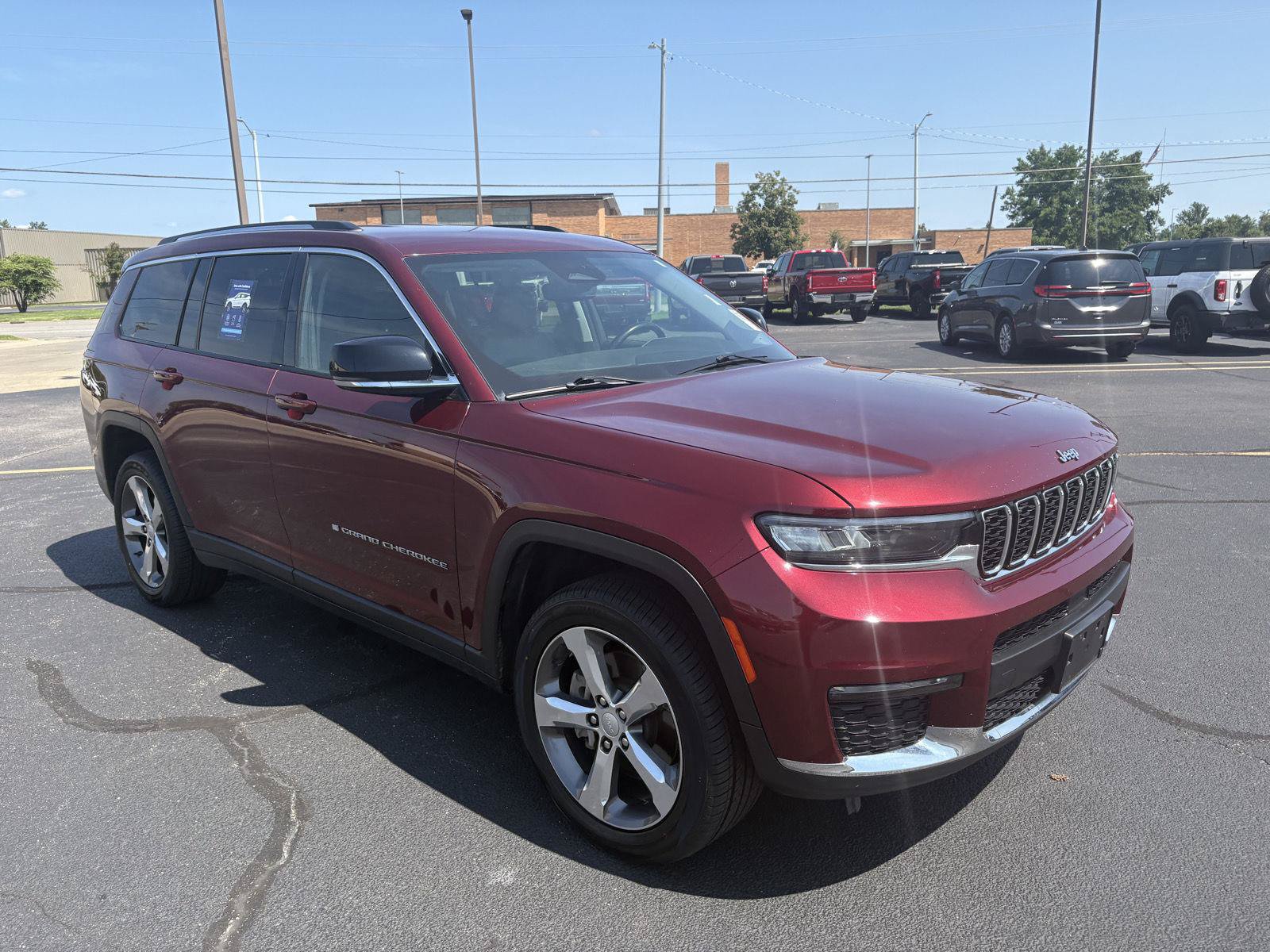 Used 2021 Jeep Grand Cherokee L Limited AWD/4WD image 2