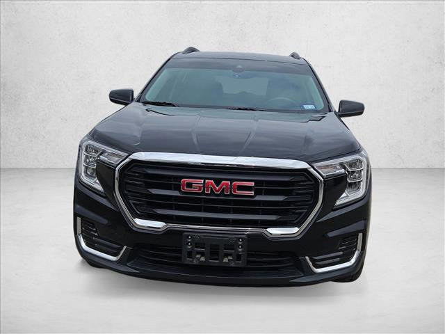 Used 2022 GMC Terrain SLE w/ Driver Convenience Package image 2