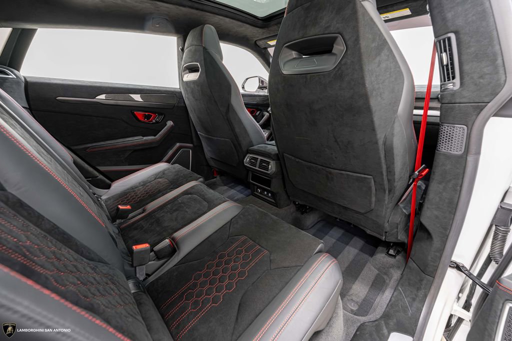 Used 2023 Lamborghini Urus Performante AWD/4WD image 30