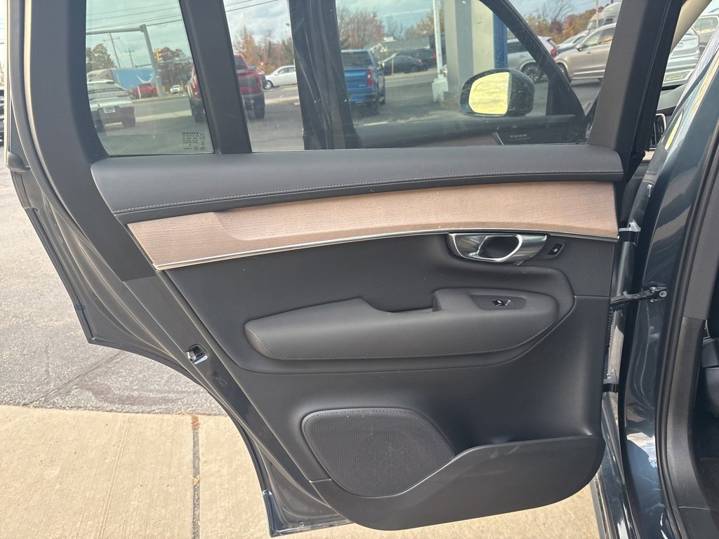 Certified 2025 Volvo XC90 B6 Plus image 34