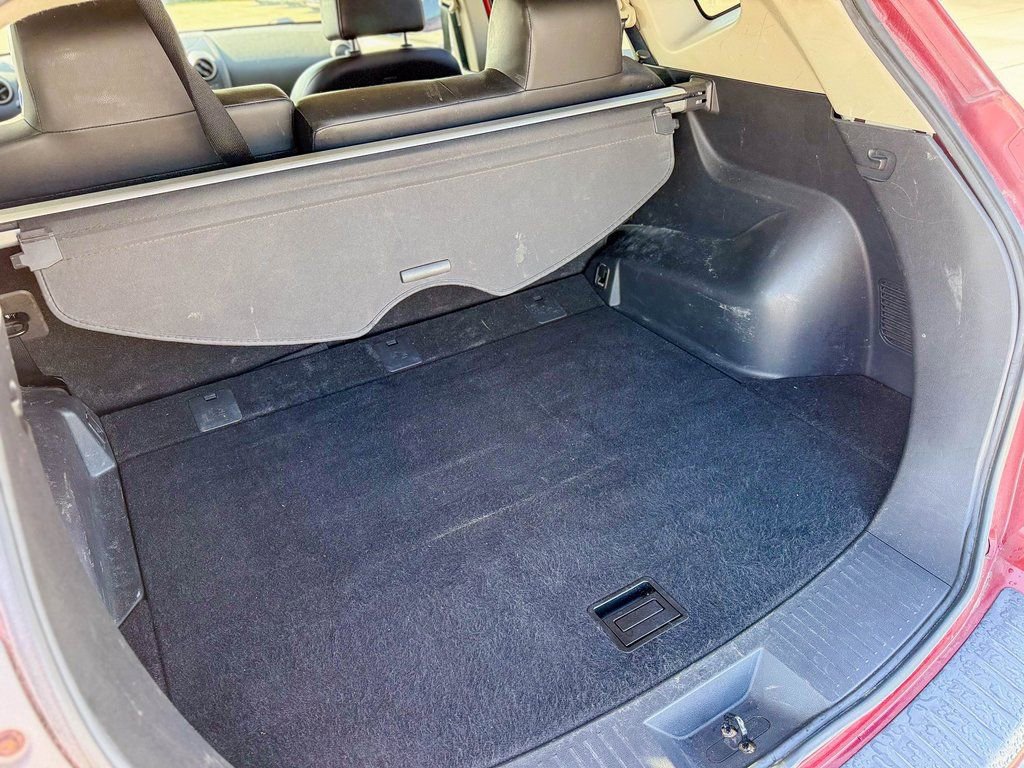 Used 2011 Nissan Rogue SV w/ SL Pkg image 9