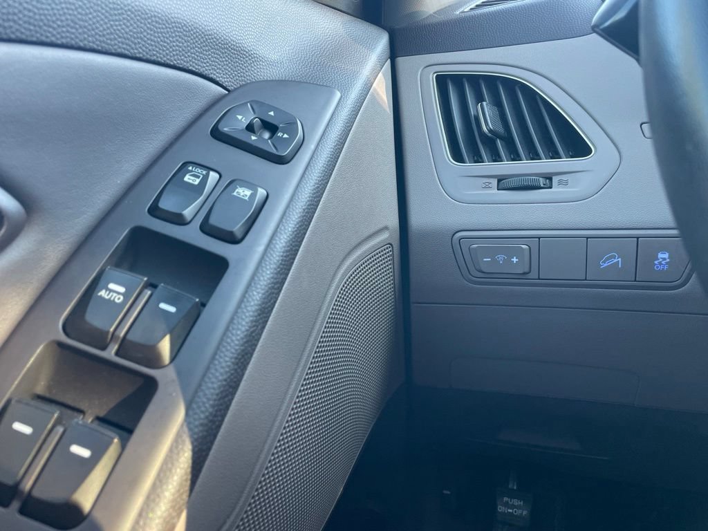 Used 2013 Hyundai Tucson Limited FWD image 18