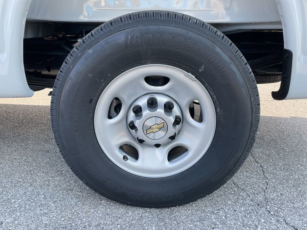 New 2025 Chevrolet Express 2500 Work Van image 52