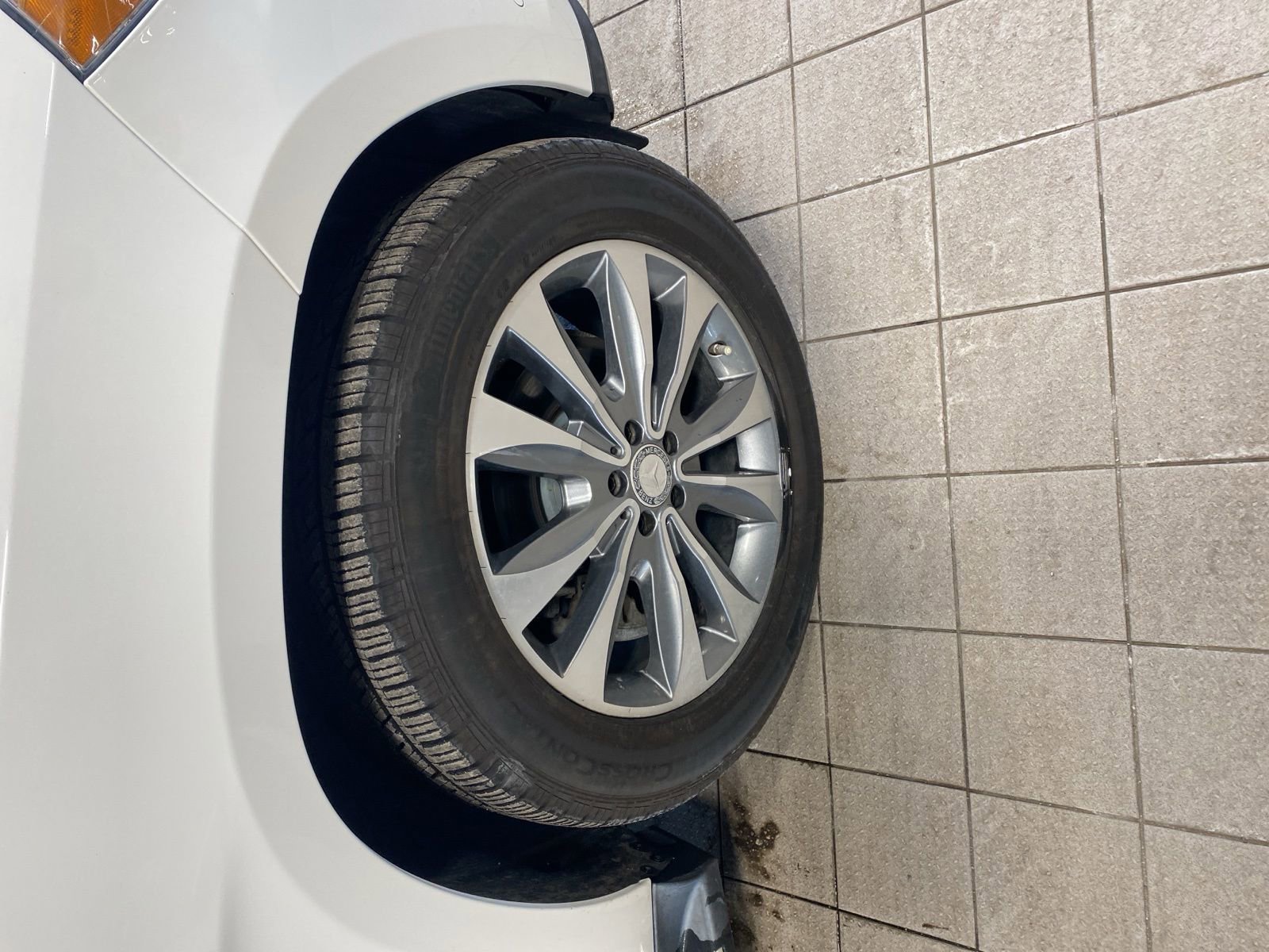 Used 2014 Mercedes-Benz GL 450 4MATIC image 32