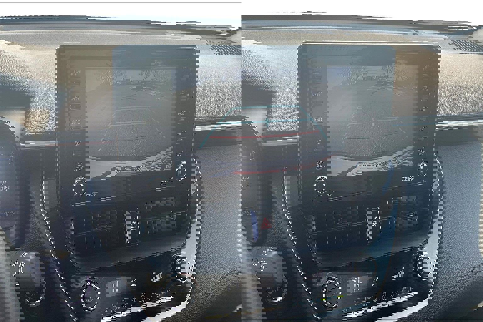 Used 2022 Toyota Corolla Cross LE image 26