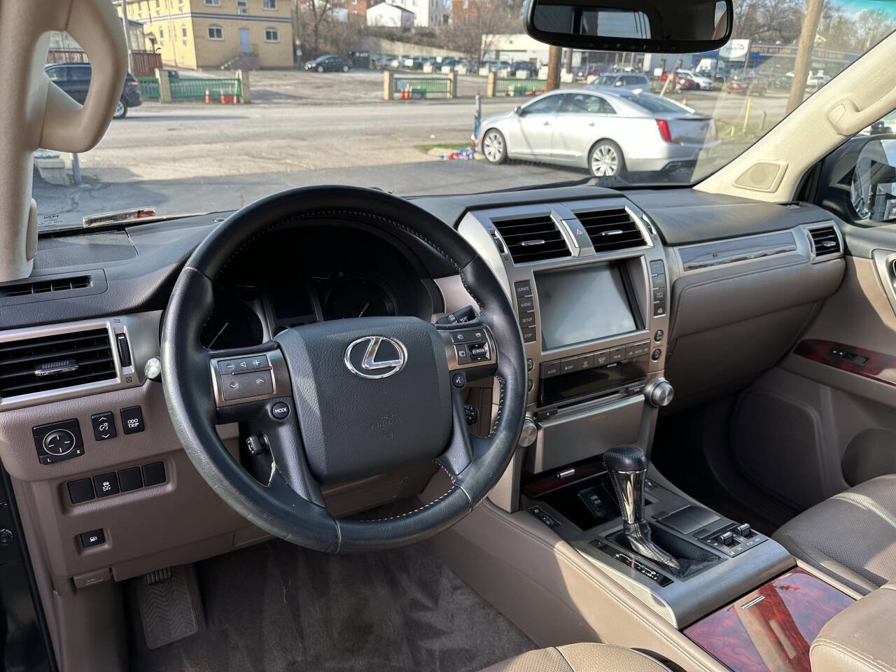 Used 2012 Lexus GX 460 image 25
