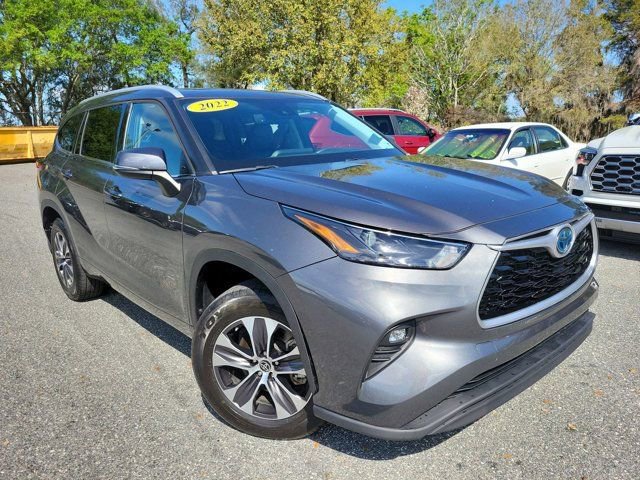 Used 2022 Toyota Highlander XLE image 8