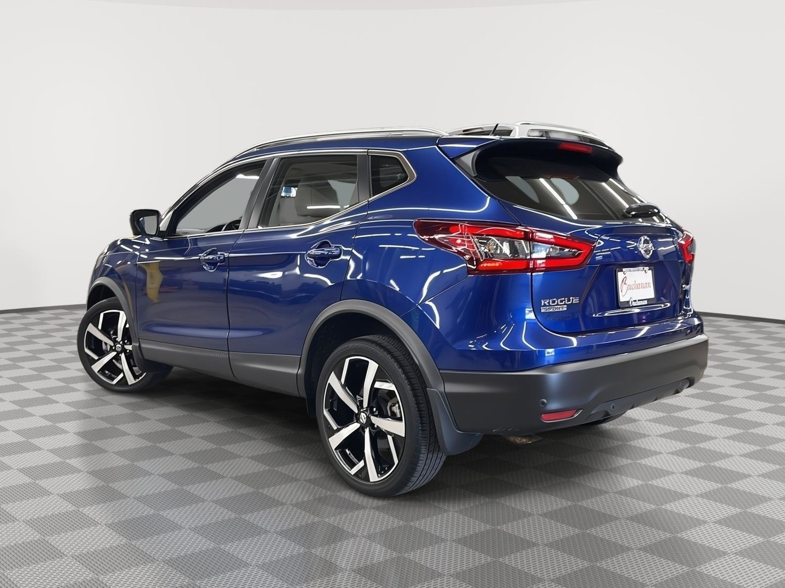 Used 2021 Nissan Rogue Sport SL w/ Premium Package image 4