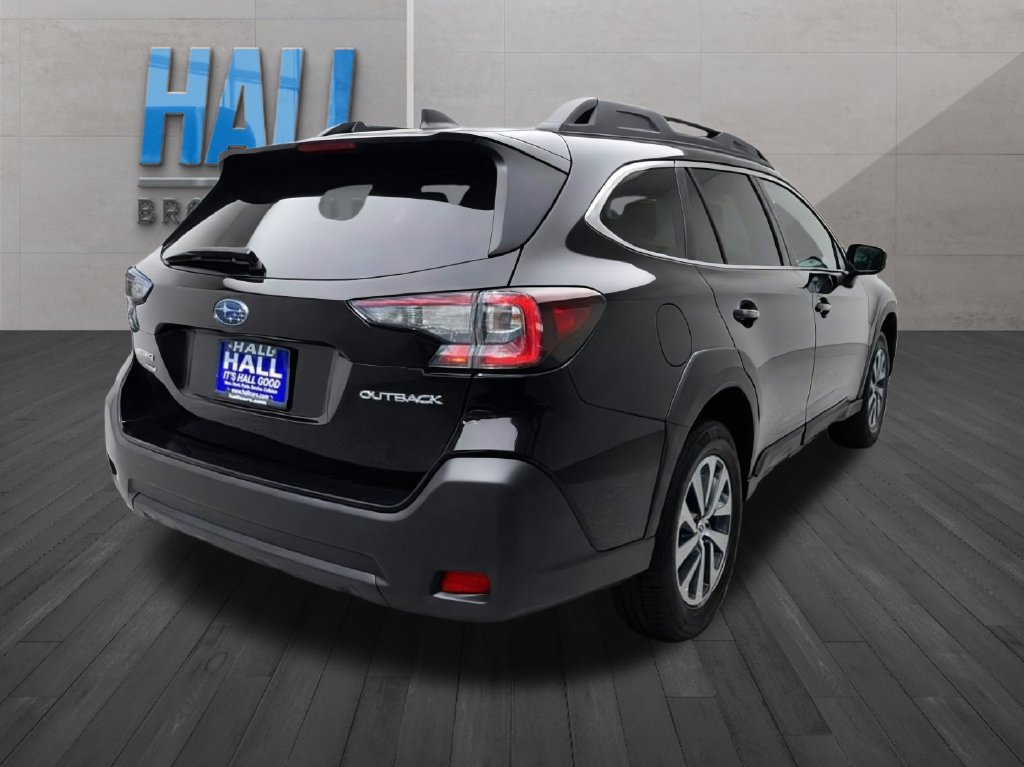 Used 2023 Subaru Outback Premium AWD/4WD image 5