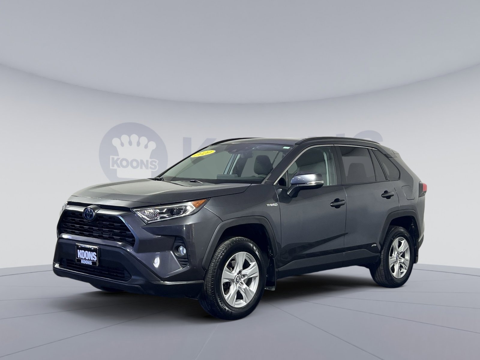 Used 2020 Toyota RAV4 XLE image 1