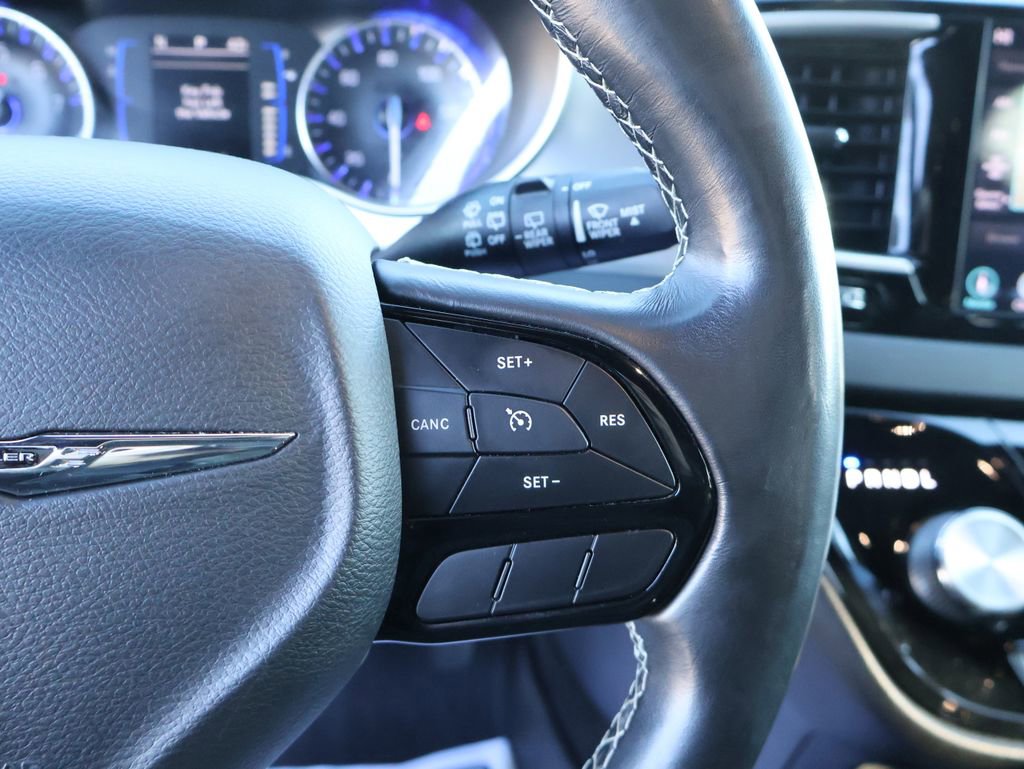 Used 2020 Chrysler Pacifica Touring w/ S Appearance Package image 30