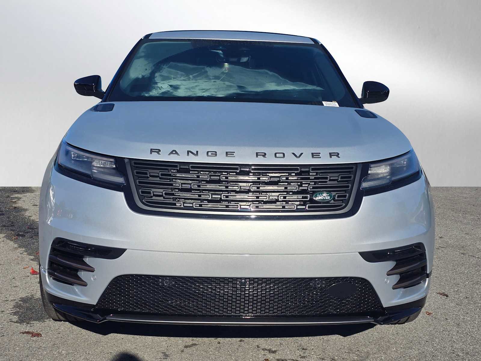 Used 2025 Land Rover Range Rover Velar Dynamic SE image 8