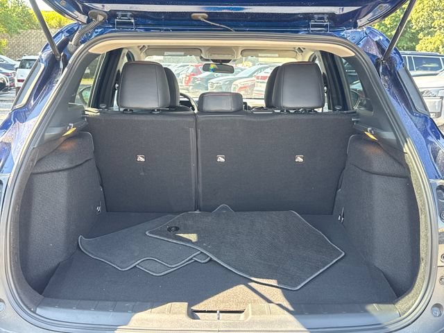 Used 2025 Nissan Kicks SR AWD/4WD image 12