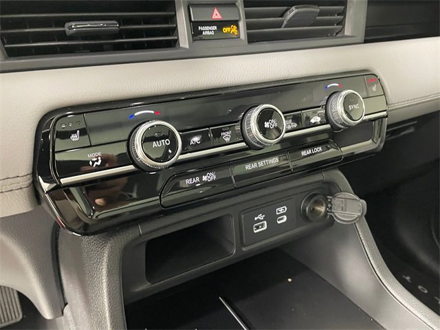 Certified 2025 Honda Pilot Touring image 10