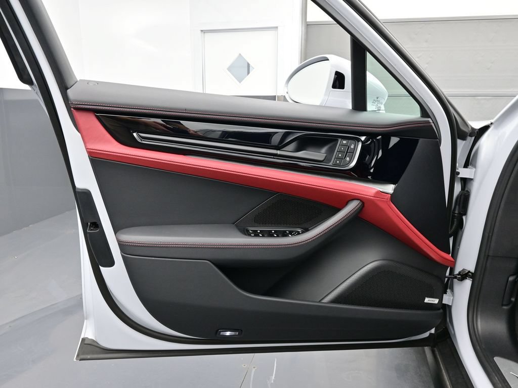 Certified 2025 Porsche Panamera 4 E-Hybrid AWD/4WD image 7
