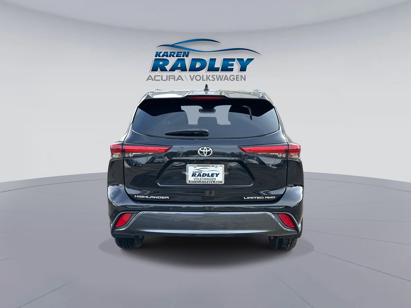 Used 2020 Toyota Highlander Limited image 3
