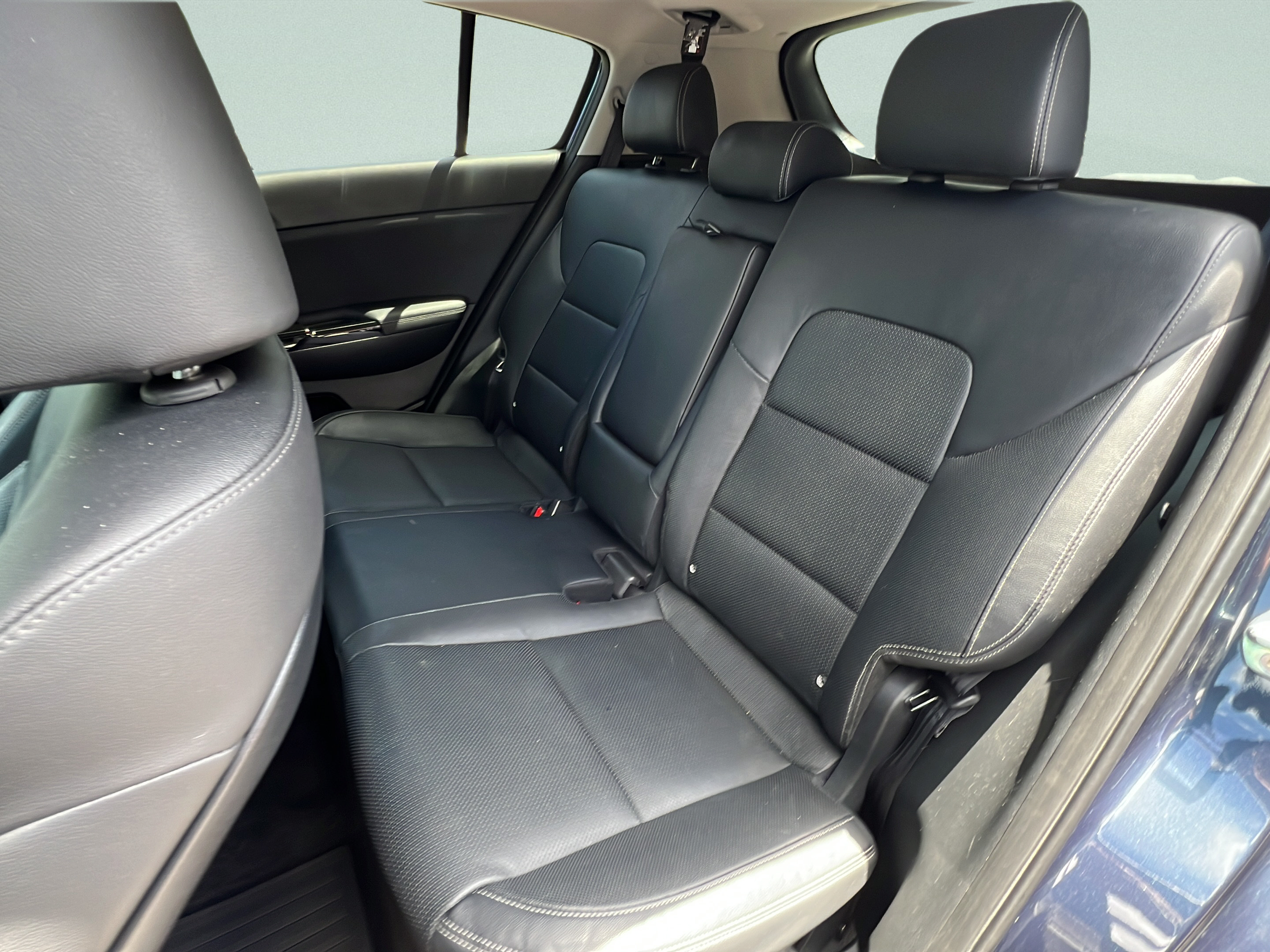 Certified 2022 Kia Sportage EX w/ EX Technology Package FWD image 10