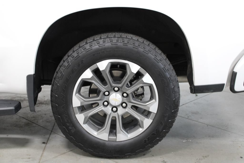 Used 2024 Chevrolet Silverado 1500 High Country w/ Technology Package AWD/4WD image 19