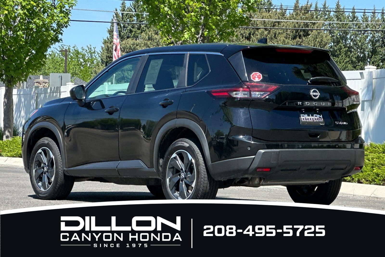 Used 2024 Nissan Rogue SV AWD/4WD image 9