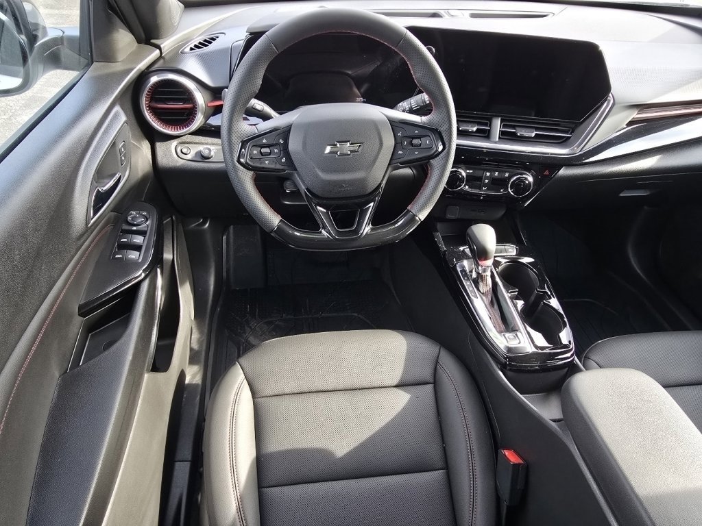 Certified 2025 Chevrolet Trax RS w/ Driver Confidence Package image 20