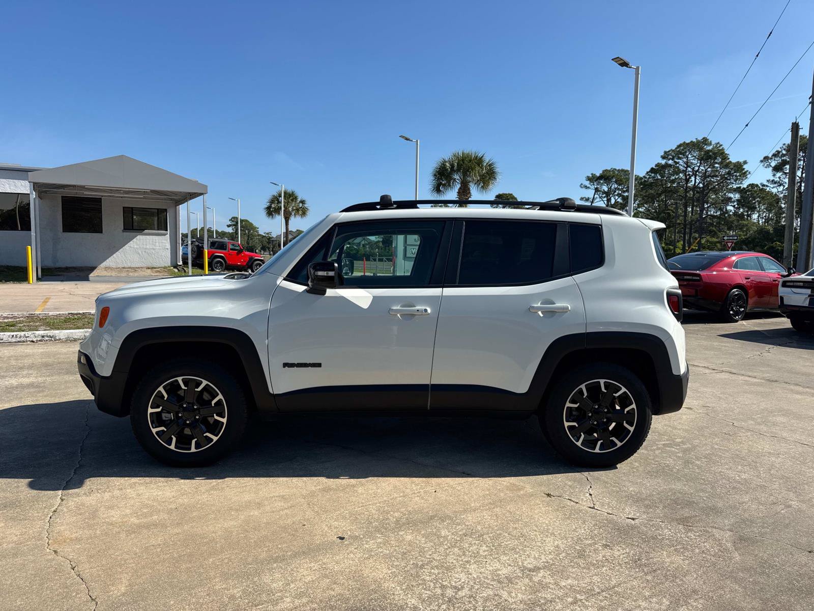 Certified 2023 Jeep Renegade Latitude AWD/4WD image 6