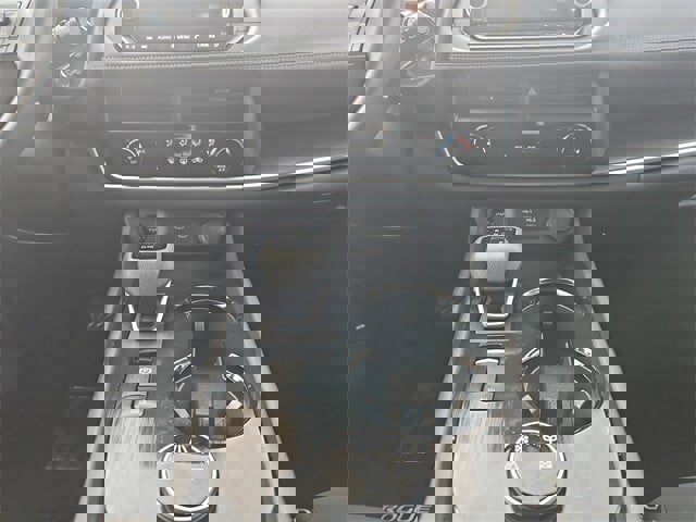 Used 2024 Nissan Rogue S image 11