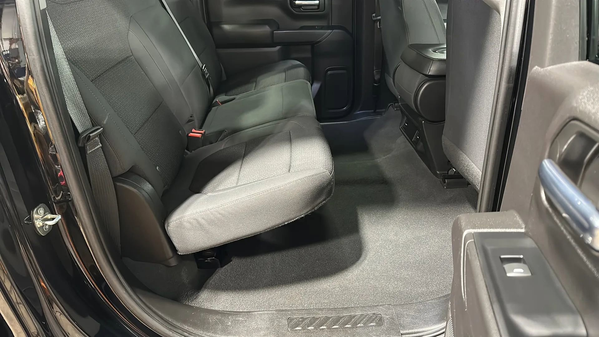 Used 2022 Chevrolet Silverado 1500 Custom AWD/4WD image 13