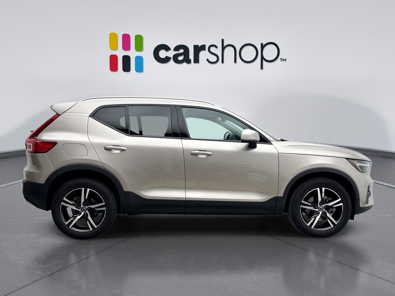 Used 2023 Volvo XC40 B4 Core FWD image 6