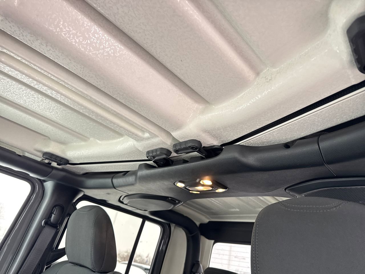 Used 2022 Jeep Gladiator Sport image 14