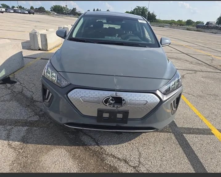 Used 2021 Hyundai Ioniq Limited FWD image 11