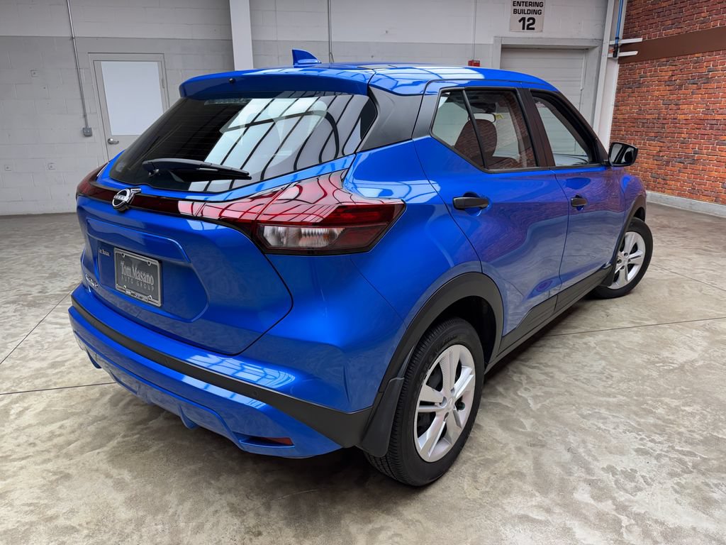 Used 2025 Nissan Kicks Play S FWD image 5
