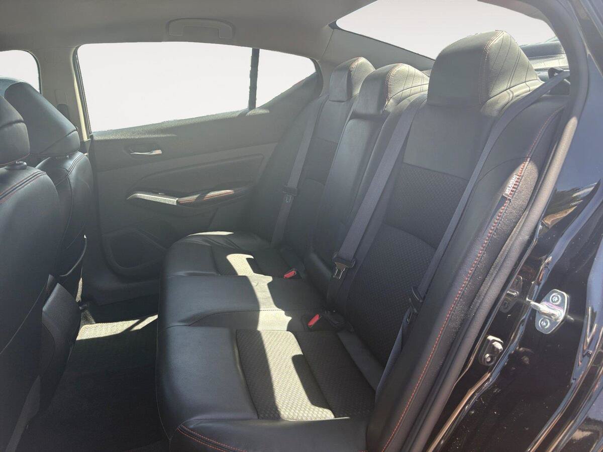 Used 2024 Nissan Altima 2.5 SR FWD image 13