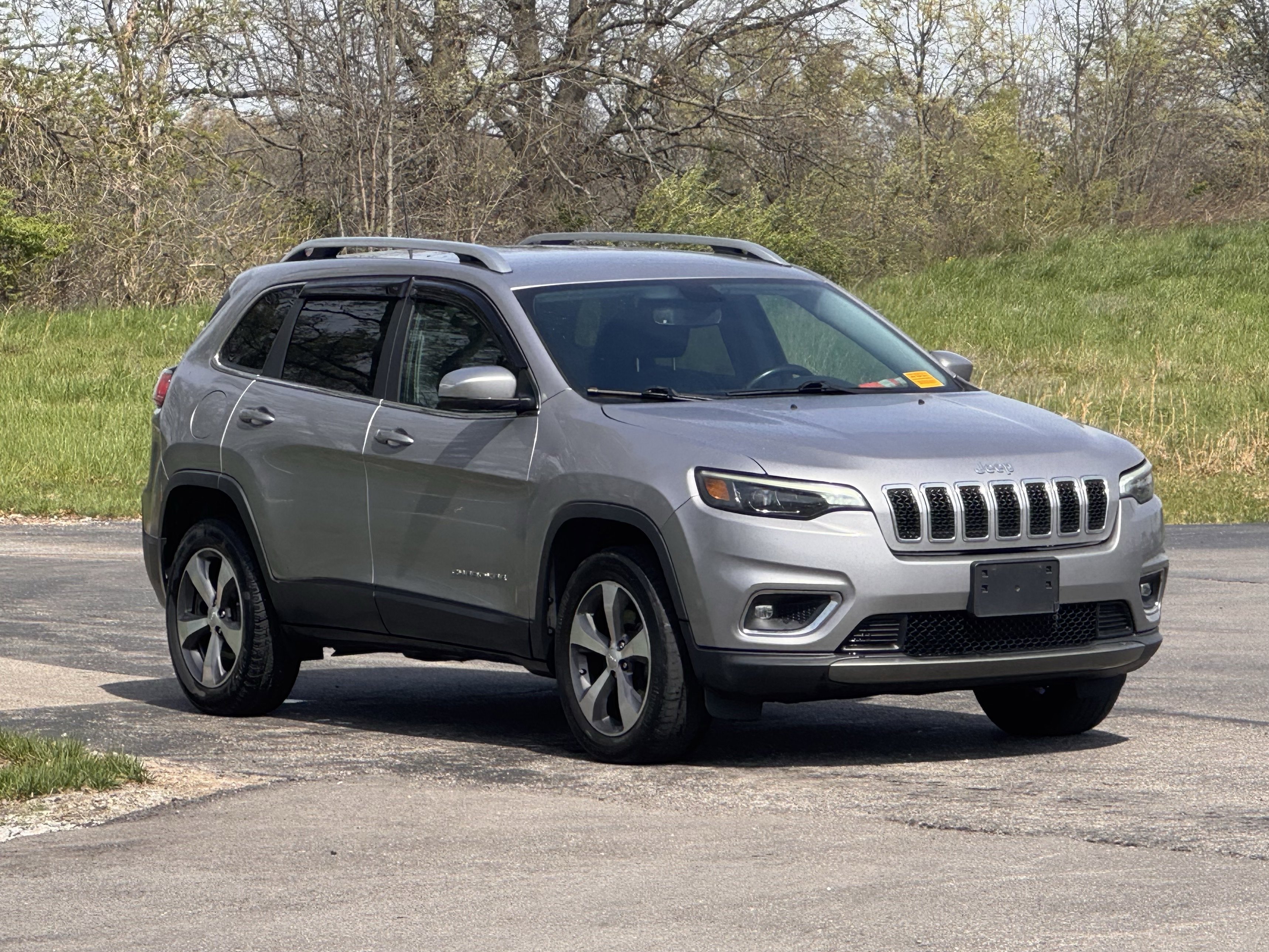 Used 2020 Jeep Cherokee Limited image 1