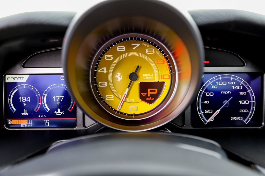 Used 2021 Ferrari 812 GTS RWD image 6