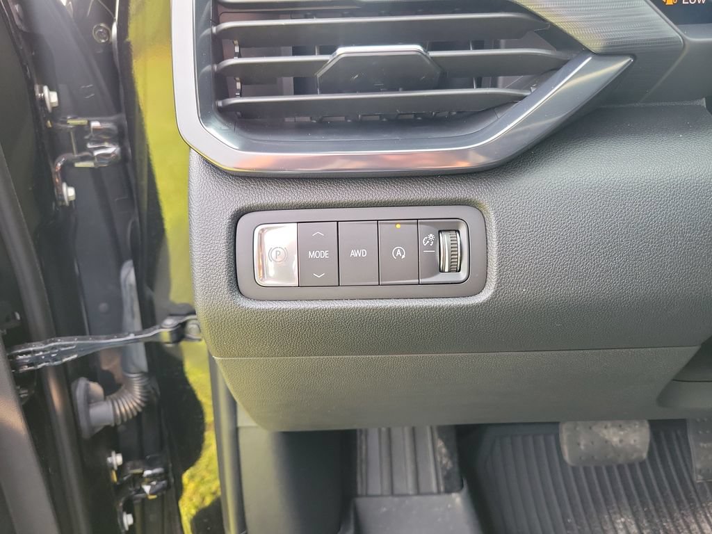 Used 2026 GMC Acadia AT4 w/ Luxury Package AWD/4WD image 29