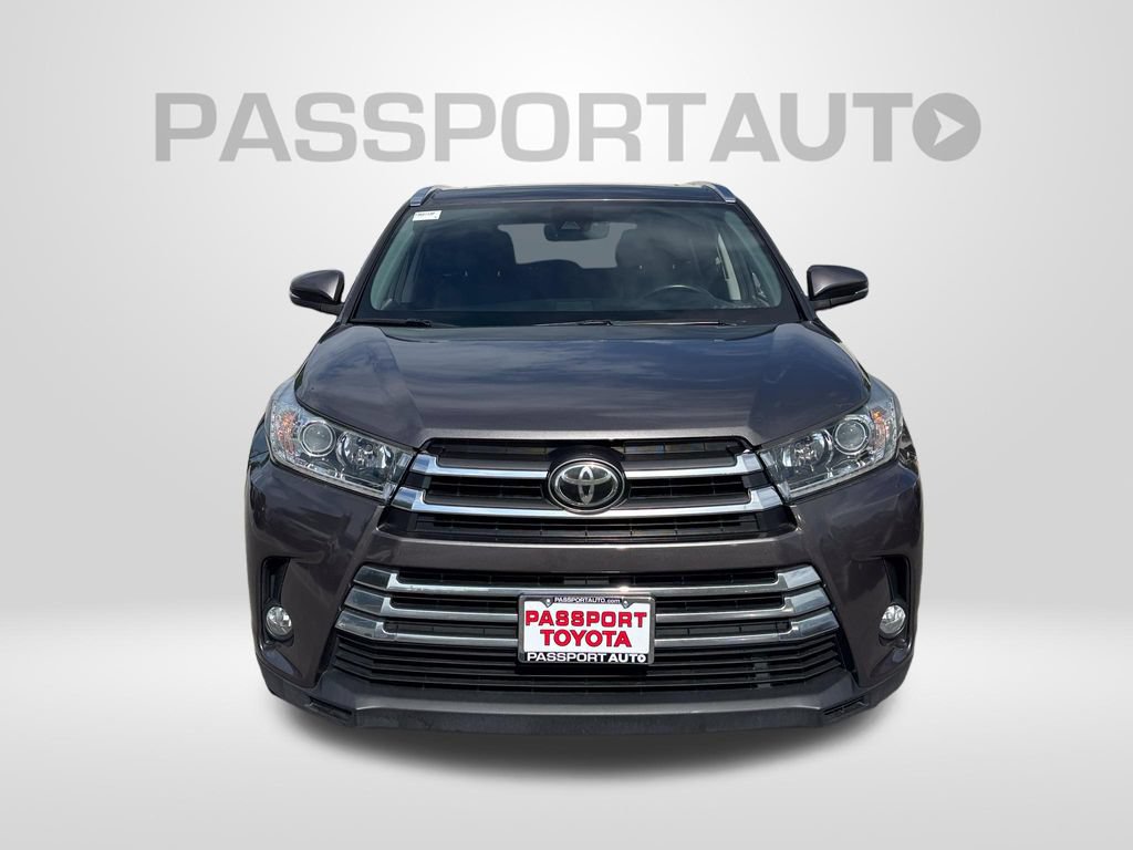 Used 2017 Toyota Highlander Limited AWD/4WD image 11