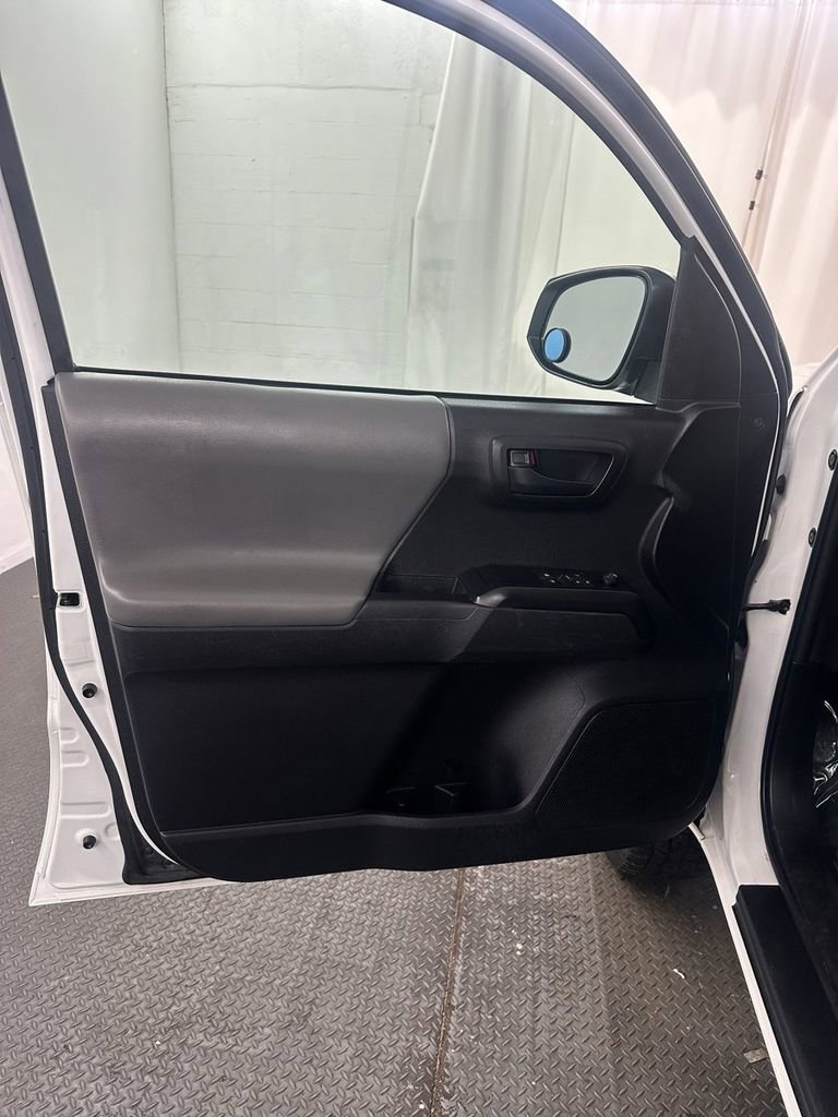 Used 2022 Toyota Tacoma SR image 8
